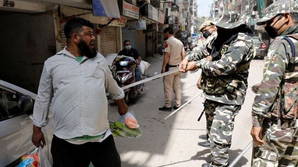 برخورد پلیس با نقض کنندگان قرنطینه در کشورهای مختلف