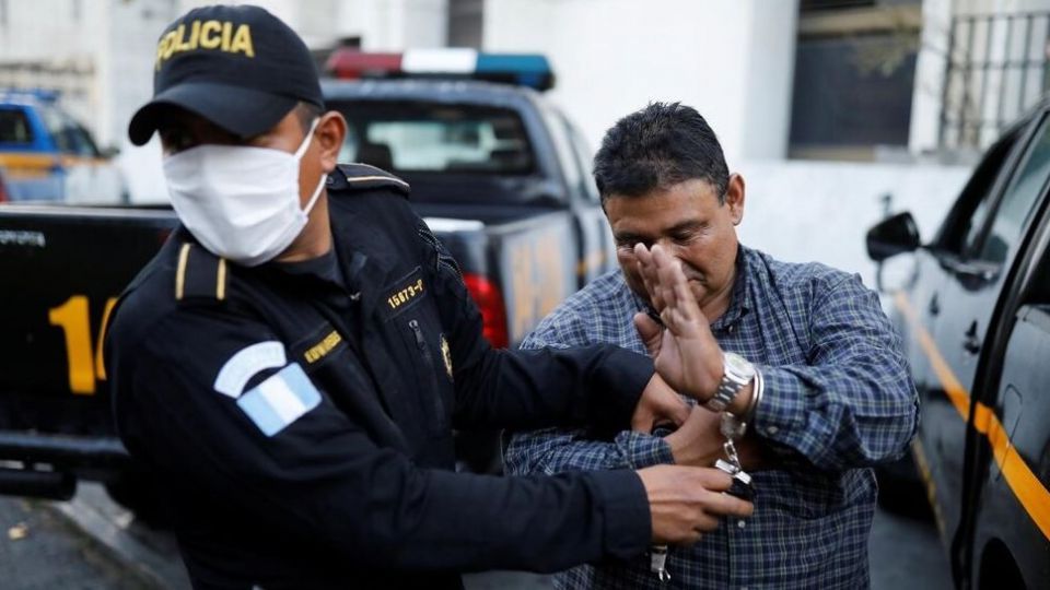 برخورد پلیس با نقض کنندگان قرنطینه در کشورهای مختلف