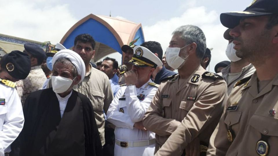 تشییع پیکر مطهر شهدای نیروی دریایی ارتش در بندر کنارک