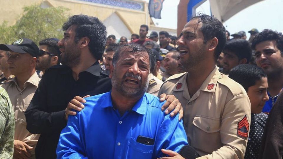 تشییع پیکر مطهر شهدای نیروی دریایی ارتش در بندر کنارک