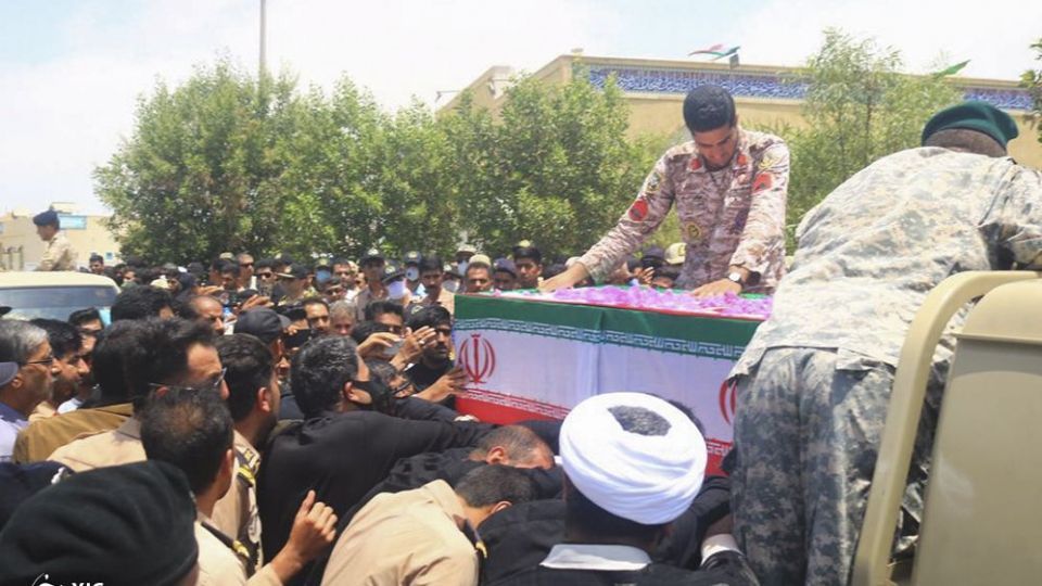 تشییع پیکر مطهر شهدای نیروی دریایی ارتش در بندر کنارک