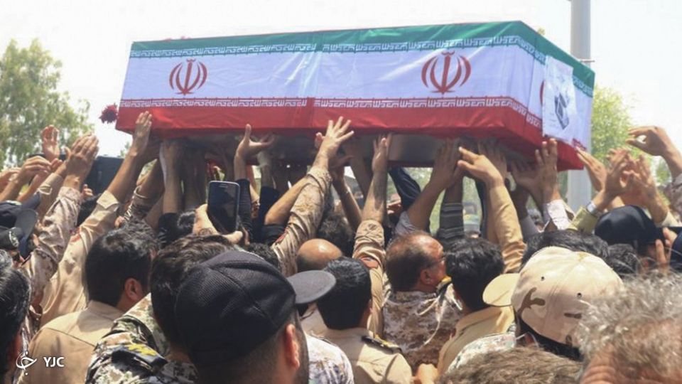 تشییع پیکر مطهر شهدای نیروی دریایی ارتش در بندر کنارک