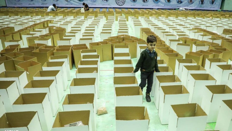 آماده سازی ۲۰ هزار بسته معیشتی جهت توزیع در ۵ استان