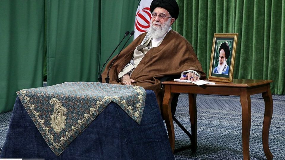 ارتباط تصویری رهبر انقلاب با نمایندگان تشکل‌های دانشجویی