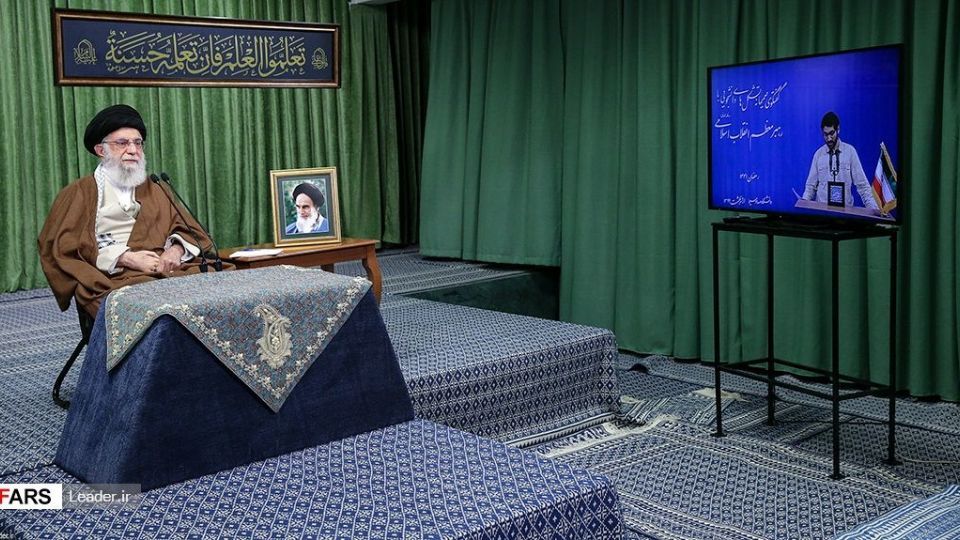 ارتباط تصویری رهبر انقلاب با نمایندگان تشکل‌های دانشجویی