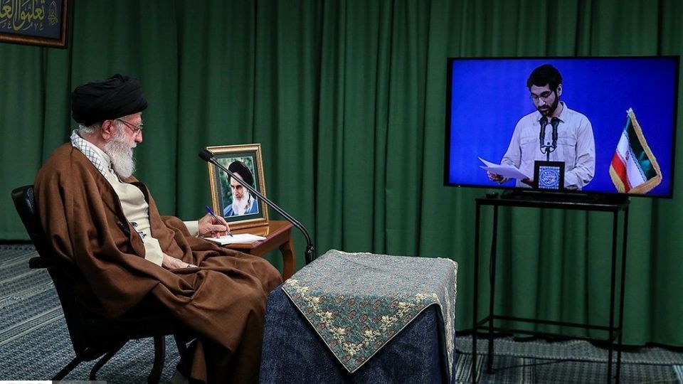 ارتباط تصویری رهبر انقلاب با نمایندگان تشکل‌های دانشجویی