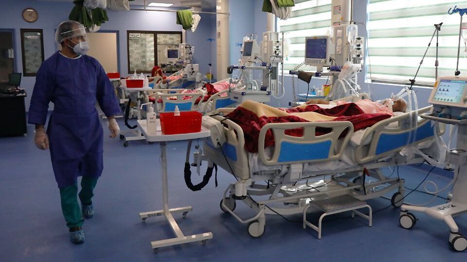 شناسایی ۲۲۹۴ بیمار جدید کرونا در کشور/ تعداد قربانیان از مرز ۷۰۰۰ نفر گذشت شناسایی ۲۲۹۴ بیمار جدید کرونا در کشور/ تعداد قربانیان از مرز ۷۰۰۰ نفر گذشت