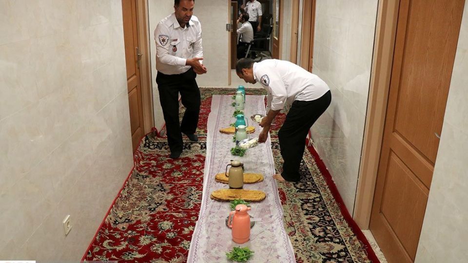 افطار به وقت نجات