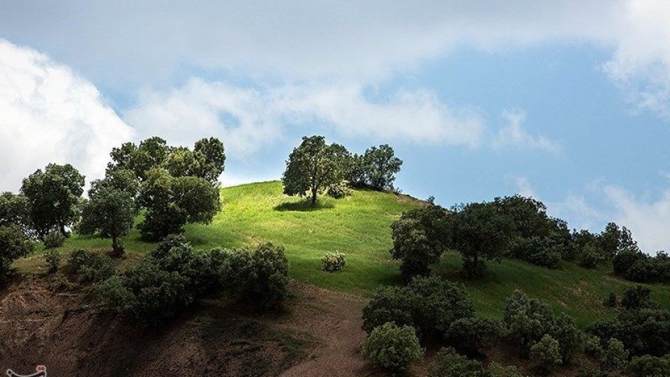 مهراب کوه؛ یکی از زیبایی‌های طبیعت لرستان