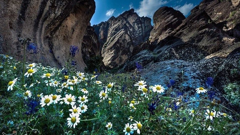 مهراب کوه؛ یکی از زیبایی‌های طبیعت لرستان