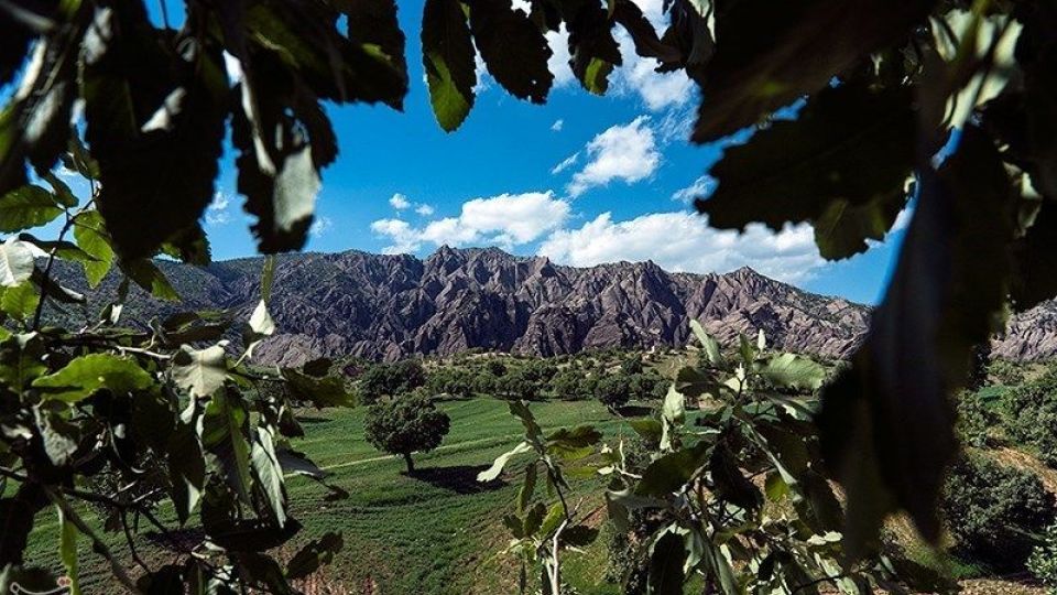 مهراب کوه؛ یکی از زیبایی‌های طبیعت لرستان