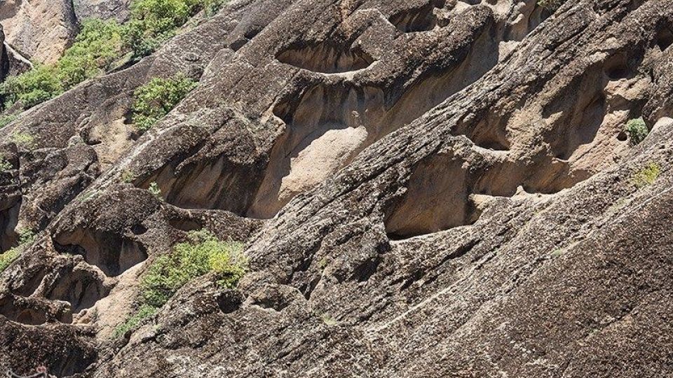 مهراب کوه؛ یکی از زیبایی‌های طبیعت لرستان