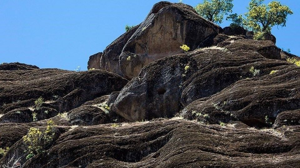 مهراب کوه؛ یکی از زیبایی‌های طبیعت لرستان