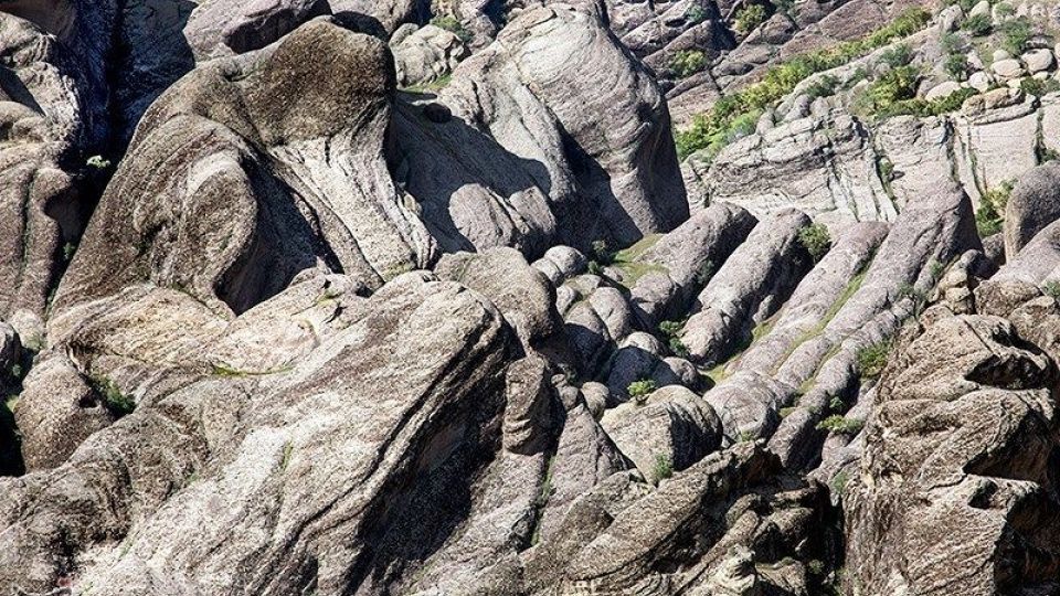 مهراب کوه؛ یکی از زیبایی‌های طبیعت لرستان