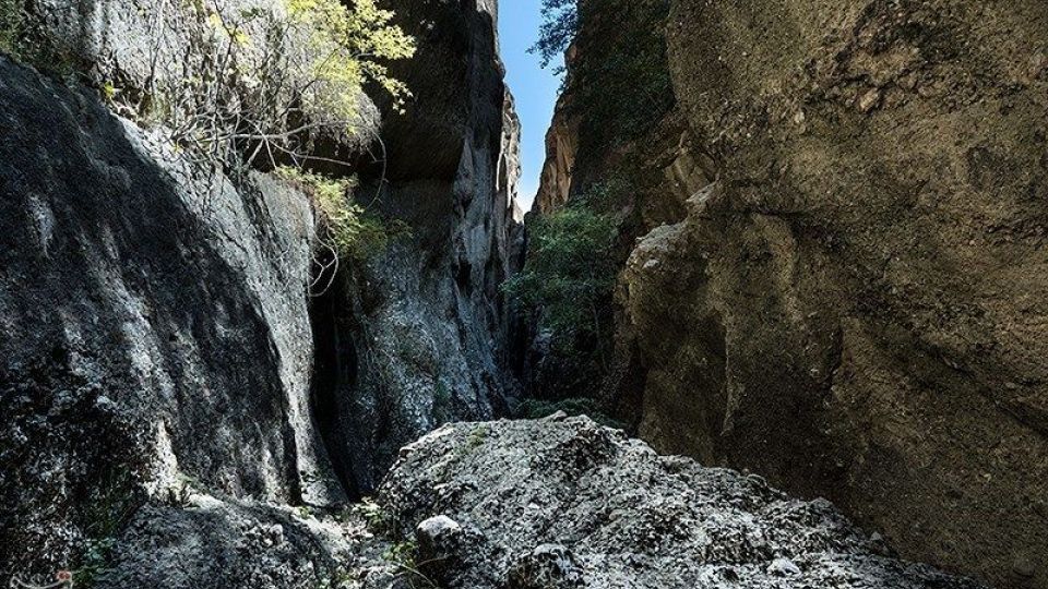 مهراب کوه؛ یکی از زیبایی‌های طبیعت لرستان