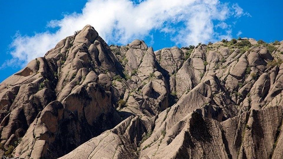 مهراب کوه؛ یکی از زیبایی‌های طبیعت لرستان