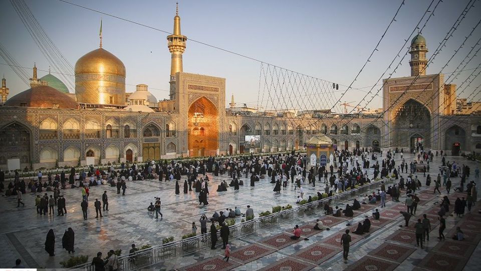 بازگشایی درهای حرم امام رضا(ع)