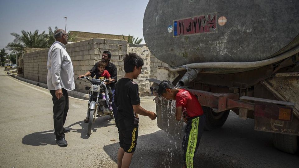 غیزانیه در رنج بی آبی