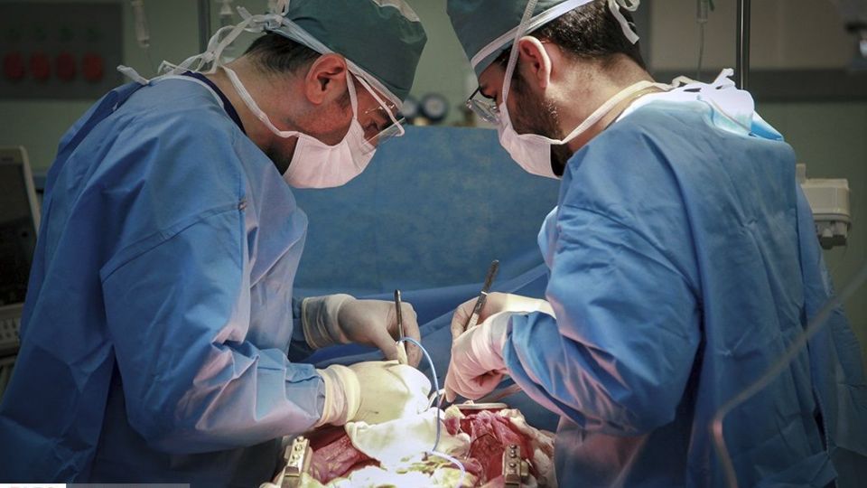 اولین عملیات انتقال قلب در سال ۹۹