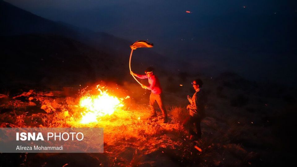 آتش بر جان خاییز