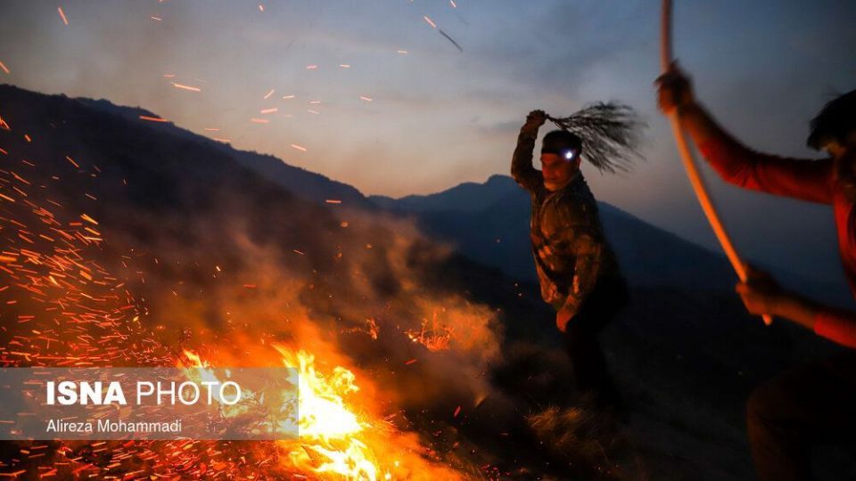 آتش بر جان خاییز