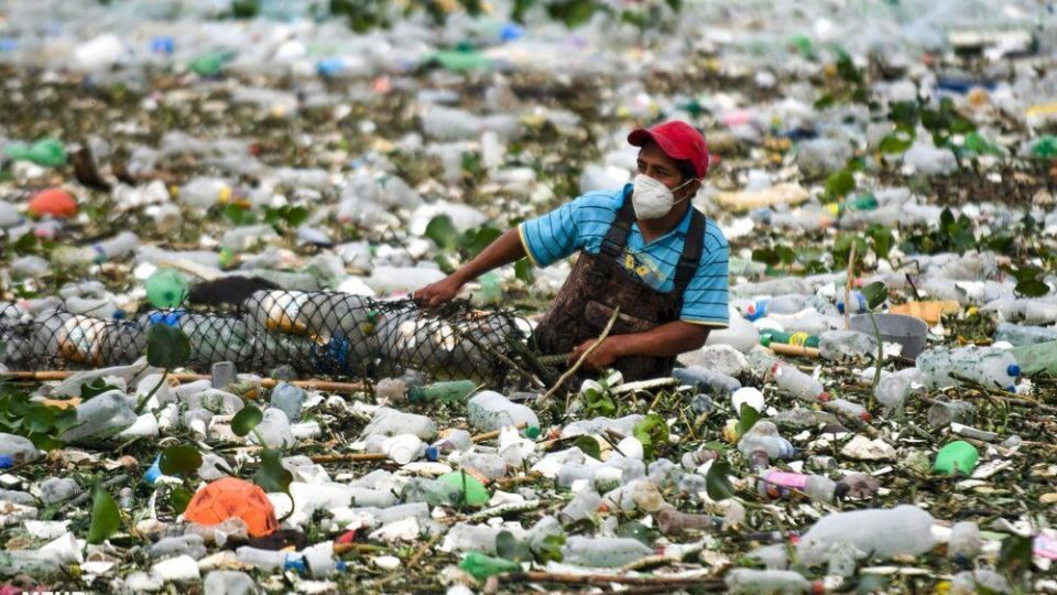 جمع‌آوری زباله‌های شناور در گواتمالا
