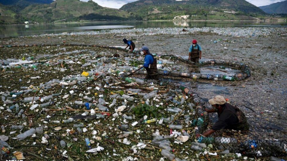 جمع‌آوری زباله‌های شناور در گواتمالا