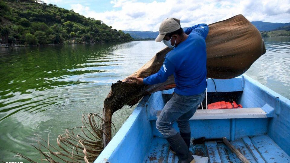 جمع‌آوری زباله‌های شناور در گواتمالا