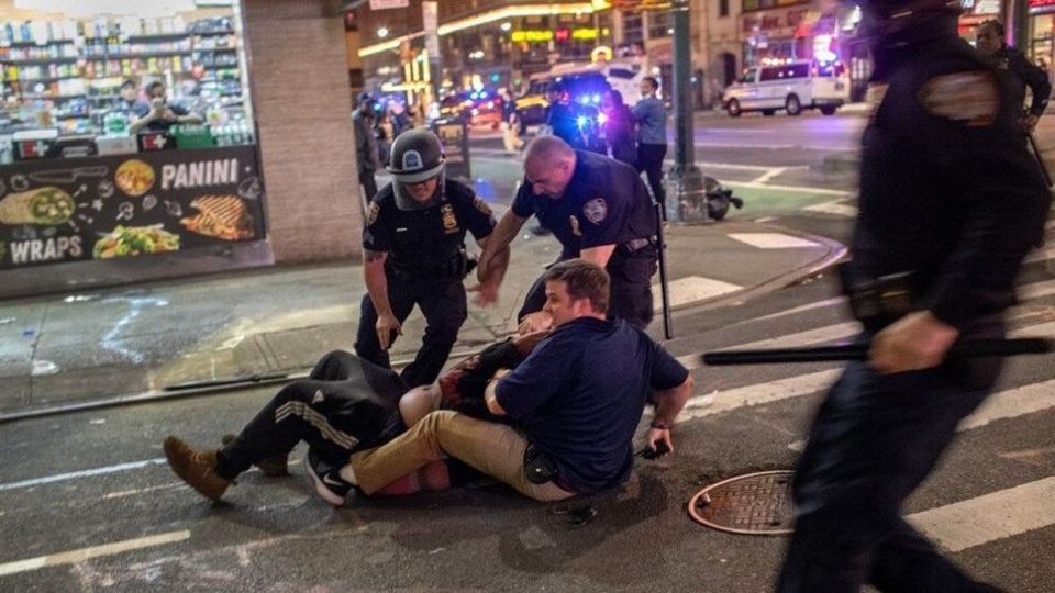 ادامه اعتراضات و خشونت پلیس در آمریکا