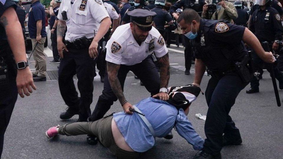 ادامه اعتراضات و خشونت پلیس در آمریکا