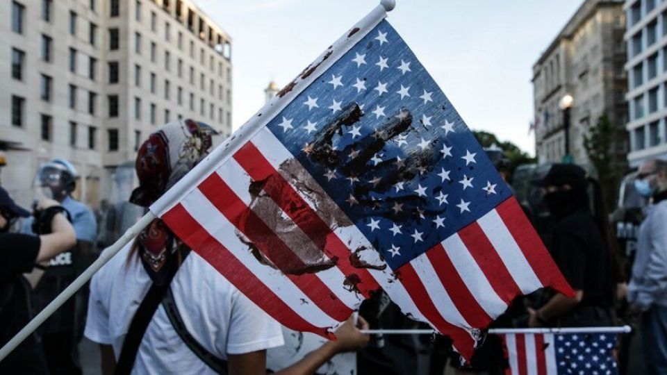 ادامه اعتراضات و خشونت پلیس در آمریکا