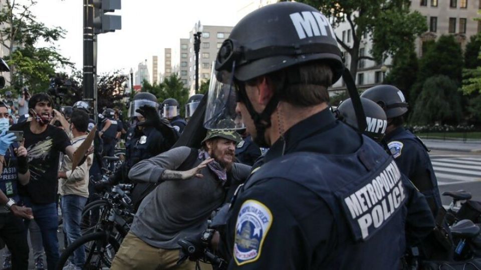 ادامه اعتراضات و خشونت پلیس در آمریکا