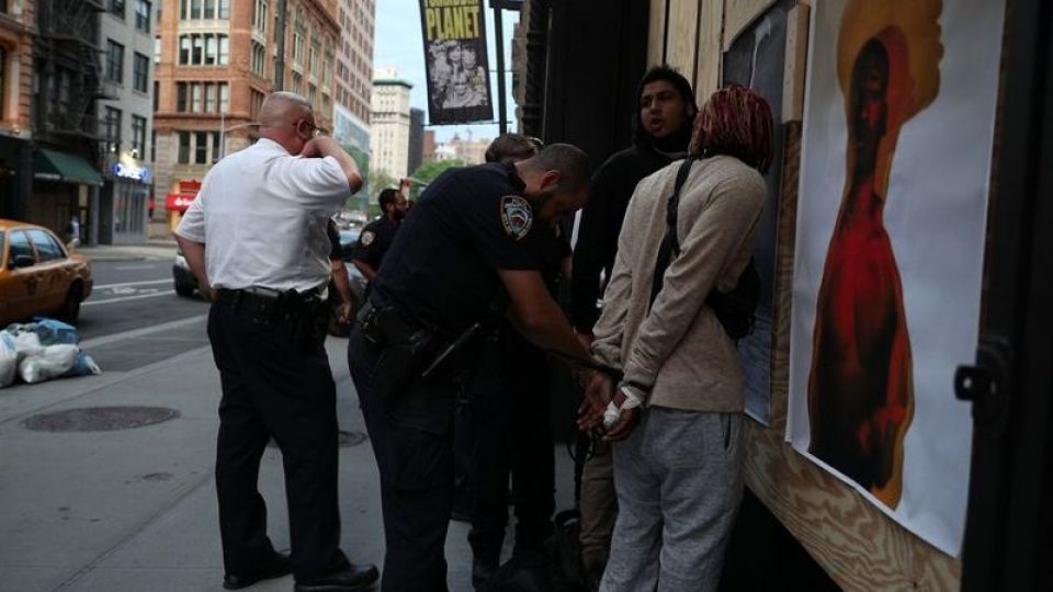 ادامه اعتراضات و خشونت پلیس در آمریکا