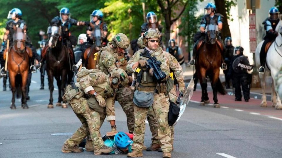 ادامه اعتراضات و خشونت پلیس در آمریکا