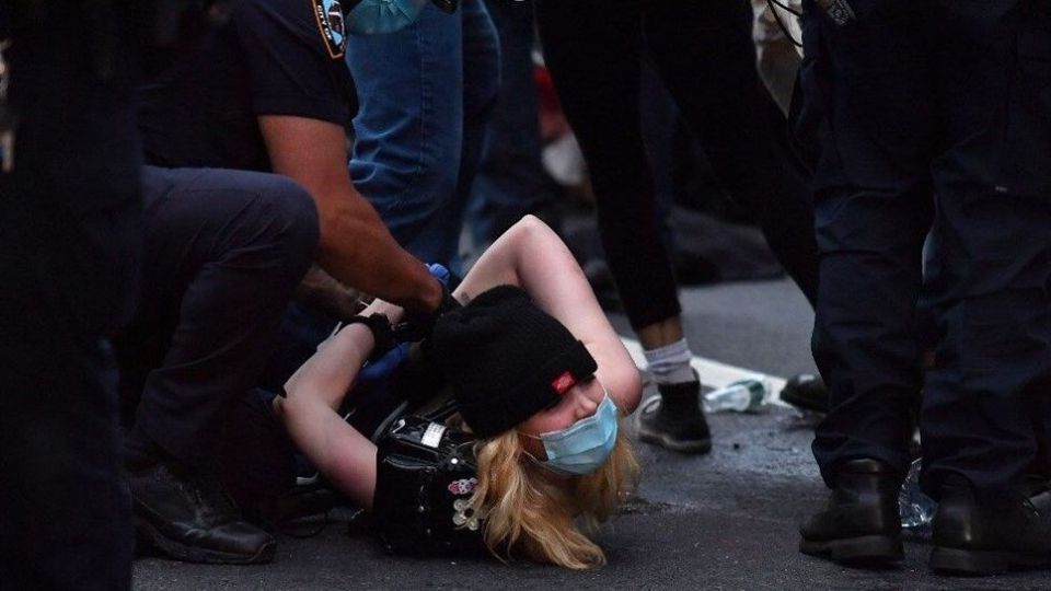 ادامه اعتراضات و خشونت پلیس در آمریکا