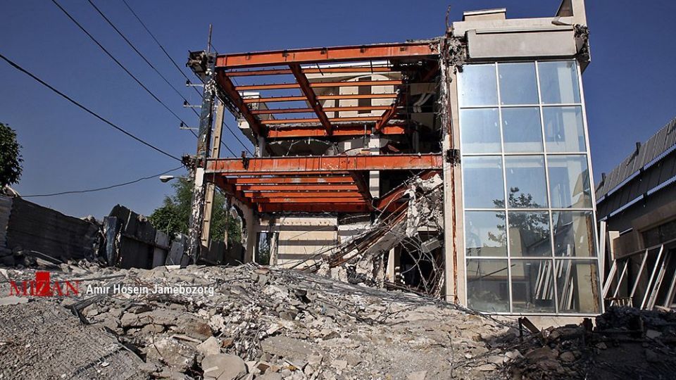 اجرای حکم تخریب ساختمان غیر مجاز ویلای شبنم نعمت‌زاده