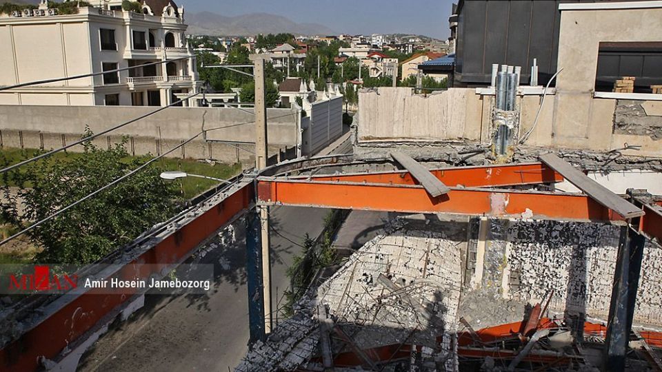 اجرای حکم تخریب ساختمان غیر مجاز ویلای شبنم نعمت‌زاده