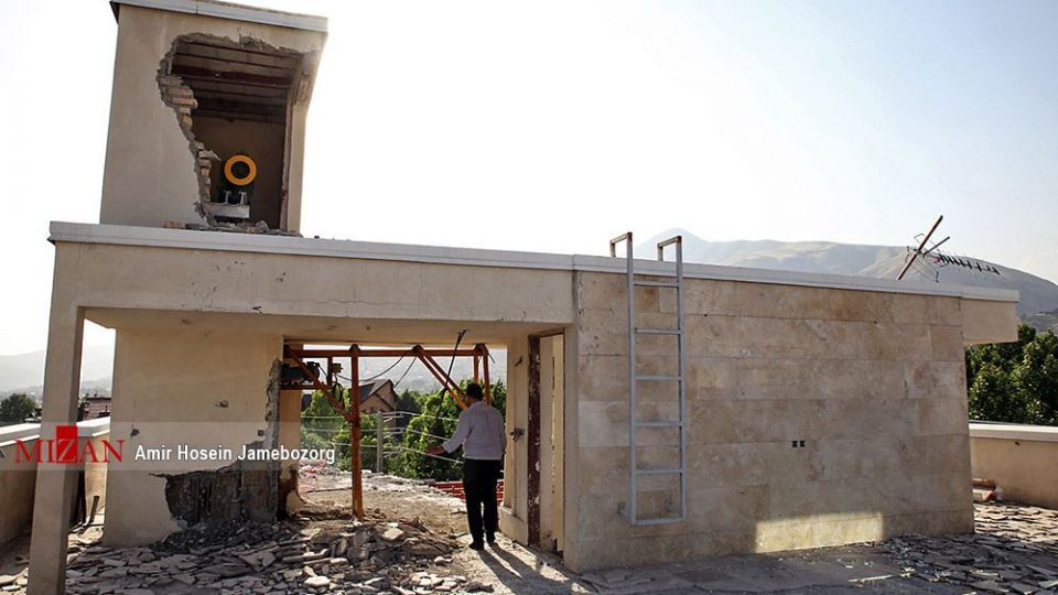 اجرای حکم تخریب ساختمان غیر مجاز ویلای شبنم نعمت‌زاده