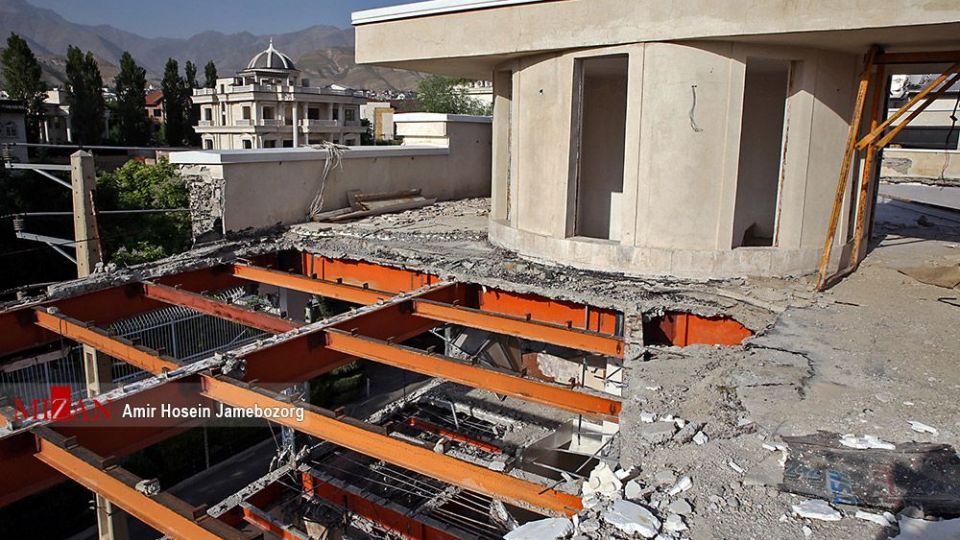 اجرای حکم تخریب ساختمان غیر مجاز ویلای شبنم نعمت‌زاده