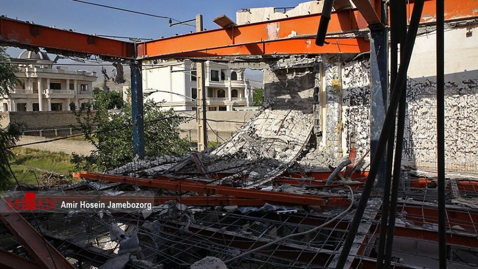 اجرای حکم تخریب ساختمان غیر مجاز ویلای شبنم نعمت‌زاده