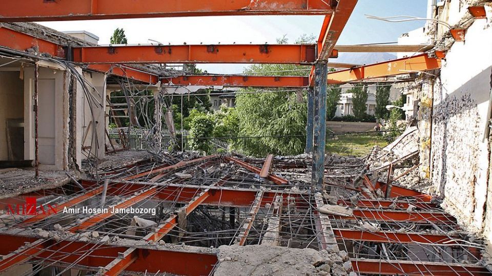 اجرای حکم تخریب ساختمان غیر مجاز ویلای شبنم نعمت‌زاده