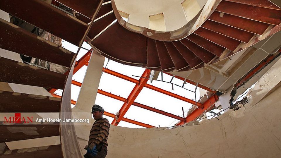 اجرای حکم تخریب ساختمان غیر مجاز ویلای شبنم نعمت‌زاده