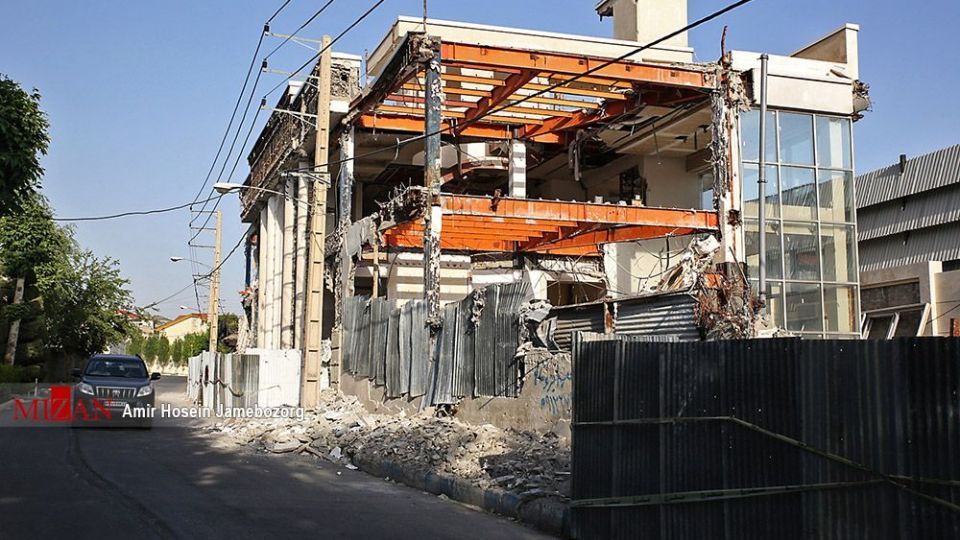 اجرای حکم تخریب ساختمان غیر مجاز ویلای شبنم نعمت‌زاده