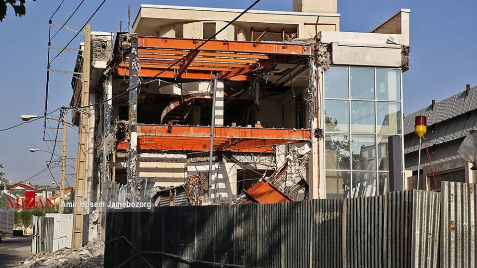 اجرای حکم تخریب ساختمان غیر مجاز ویلای شبنم نعمت‌زاده