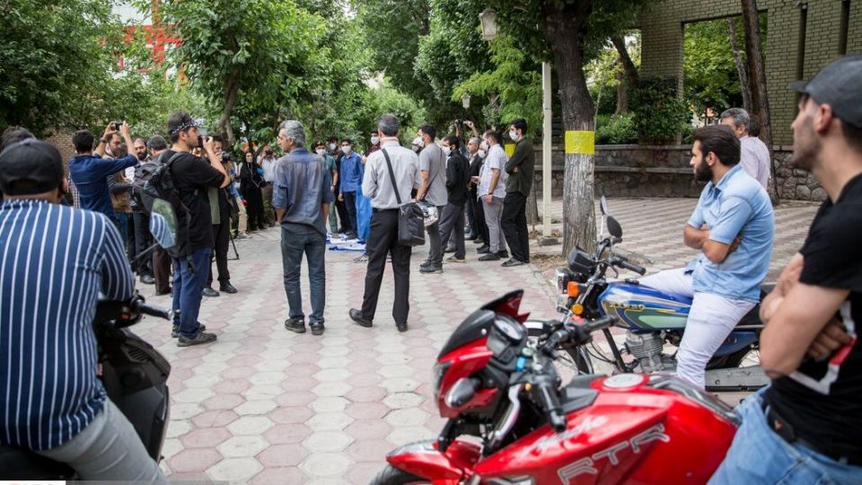 تجمع اعتراضی مقابل سفارت ارمنستان