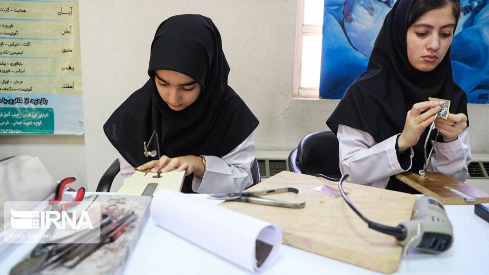 افتتاح نخستین بازارچه سنگ‌های قیمتی و نیمه قیمتی در اصفهان