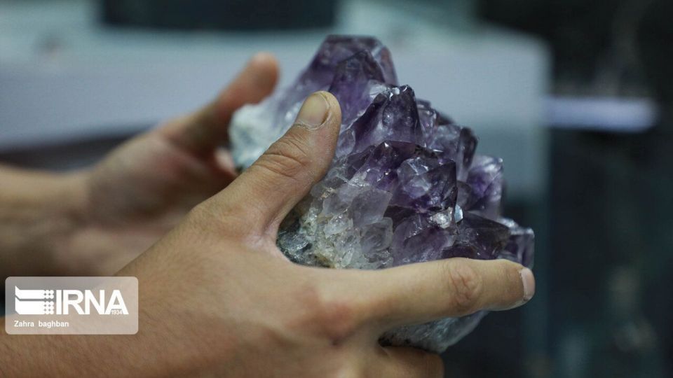افتتاح نخستین بازارچه سنگ‌های قیمتی و نیمه قیمتی در اصفهان