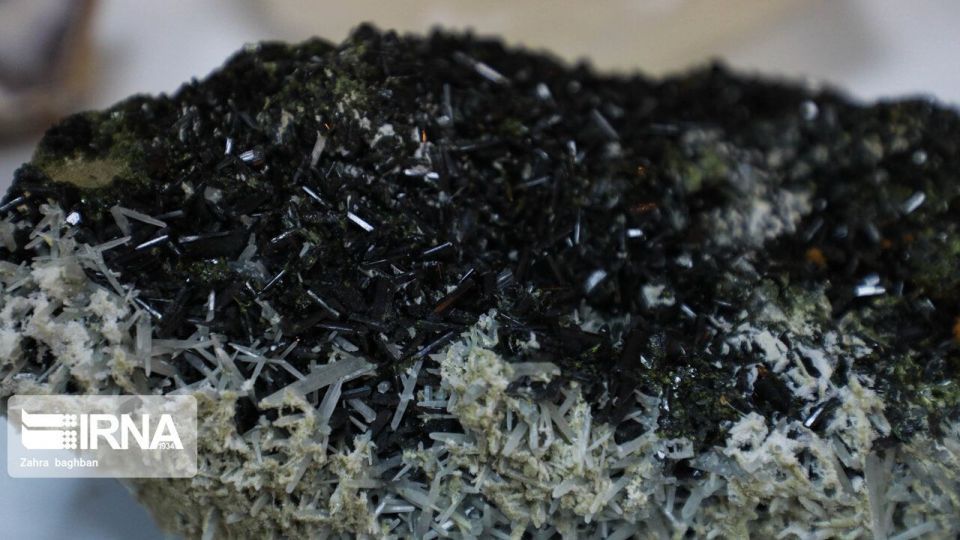 افتتاح نخستین بازارچه سنگ‌های قیمتی و نیمه قیمتی در اصفهان