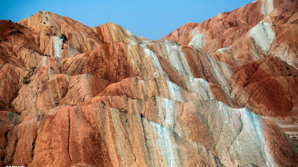 تپه‌های رنگی ماهنشان