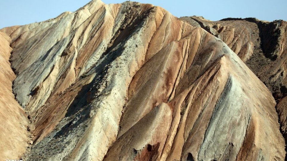 تپه‌های رنگی ماهنشان